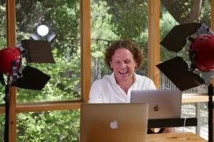 Macroeconomics – A Comprehensive Economics Course